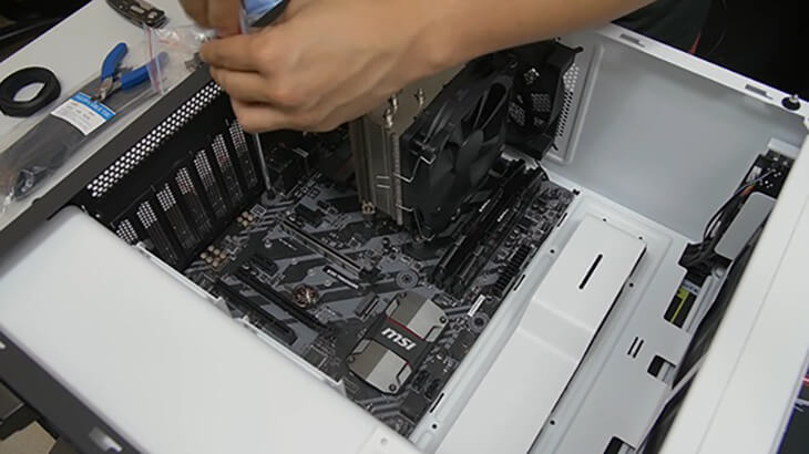 vi-tri-lap-Mainboard-trong-case-may-tinh.jpg