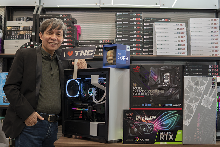 Thầy giáo có tiếng TP Hà Nội góp vốn đầu tư dàn PC rộng lớn 100 triệu đồng