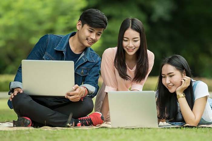 laptop sinh viên nên mua loại nào