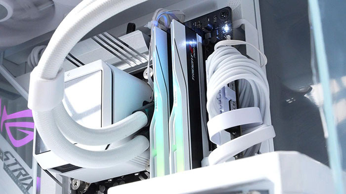 TNC Store PC Gaming 99 Triệu: RAM Trắng 64GB DDR5, Vì Sao Giá Tốt?