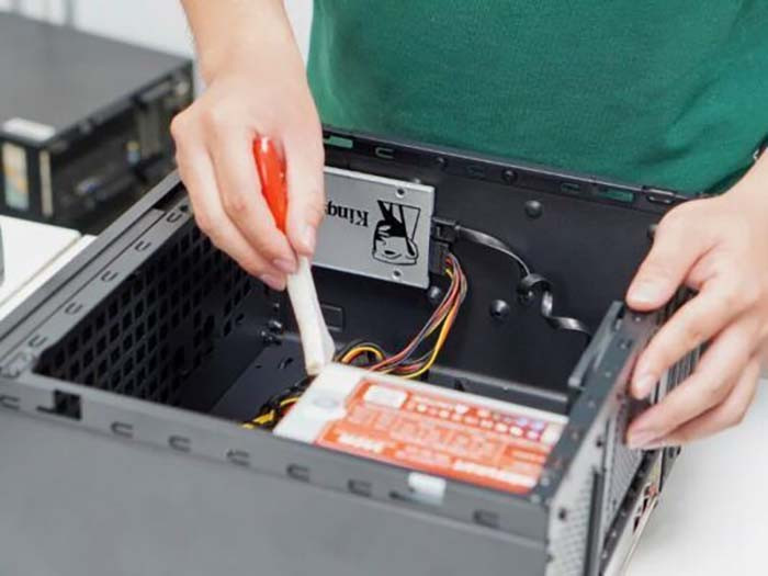 TNC Store Cách Vệ Sinh Máy Tính PC Đúng Cách Tại Nhà
