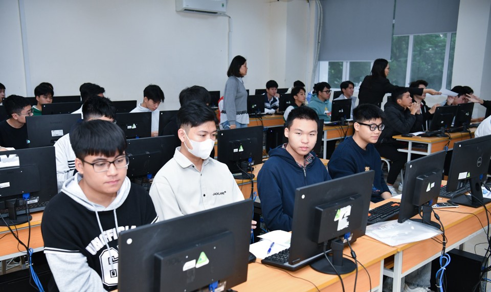 TNC Store Sinh viên đại học bách khoa dùng laptop nào