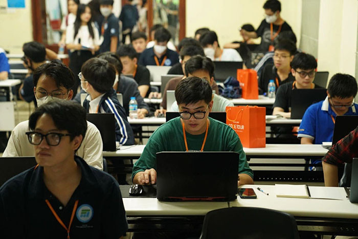TNC Store Laptop Sinh viên Đại học Thương mại TMU
